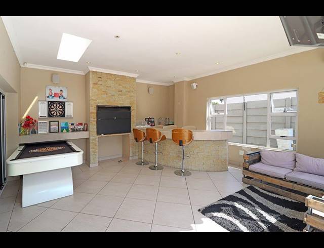 3 BEDROOM HOUSE FOR SALE IN EASTLEIGH RIDGE